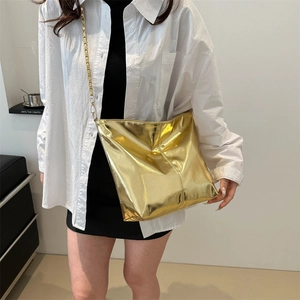 Retro large capacity gold chain bucket bag for women stylish faux leather tote