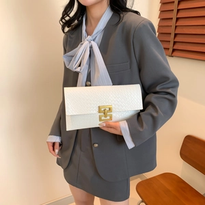 Chic beige crocodile texture handbag with gold interlocking buckle for women's fashion