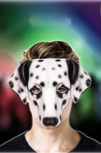 Gros plan détaillé d'un masque de chien dalmatien avec taches noires et oreilles souples
