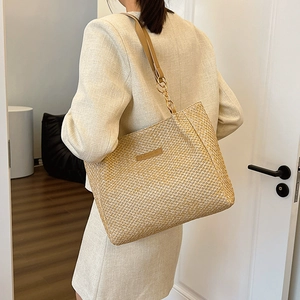 Japanese style large capacity straw tote bag with fashion patch and chain straps