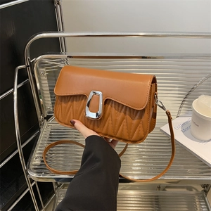 Sac à Épaule Tendance pour Femmes en Cuir PU Carré Plissé Sac Bandoulière Avec Boucle en Métal Argenté Couleur Unie Sac à Main Quotidien