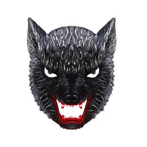 Realistisch wolfmasker met zilveren textuur en bloederige tanden voor Halloween