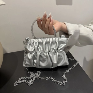 Sac à Épaule Nuage Plissé pour Femmes Avec Poignée en Strass Chaîne en Métal Sac à Main en Cuir PU pour Fête Quotidien