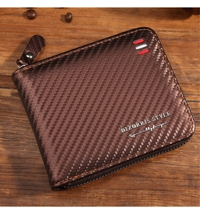 Detailed close-up of brown carbon fiber texture on men's large capacity card wallet