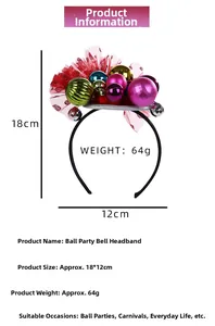 Détail du serre-tête de Noël décoré de boules colorées et de petites cloches argentées