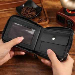 Men's carbon fiber texture leather wallet with multiple card slots and zipper closure