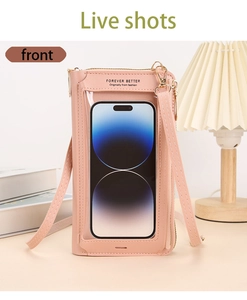 Vista dettagliata della borsa porta cellulare in pelle rosa con finestra touch