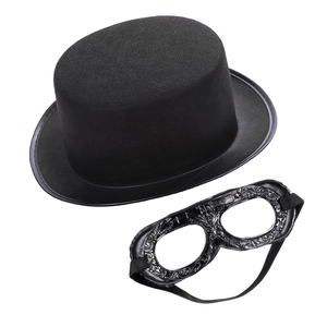 Λεπτομέρεια από καπέλο steampunk με vintage γυαλιά πιλότου και περίτεχνα floral σχέδια