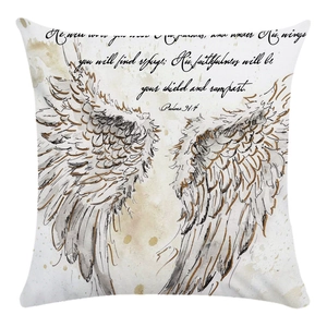 Détail de la taie d'oreiller avec ailes d'ange à l'aquarelle et verset du Psaume 91:4