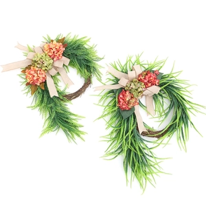 Künstliche Frühlings-Hortensienkränze mit Weidenblättern und rustikalem Leinenband