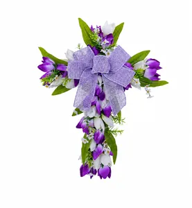 Specifiche dettagliate delle dimensioni per la corona a croce con tulipani e fiocco