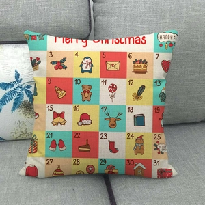 Détail de la housse de coussin calendrier de l'Avent en lin avec motifs de Noël