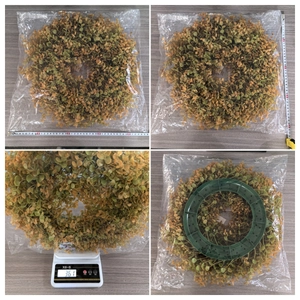 Detail view of 43cm fall eucalyptus wreath with size measurement and weight display