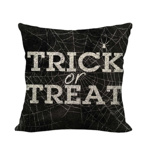 Halloween Kissenbezug Trick or Treat mit Spinnennetzmuster auf schwarzem Leinenstoff