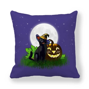 Détail de taie d'oreiller Halloween avec chat noir, chapeau de sorcier et motif citrouille