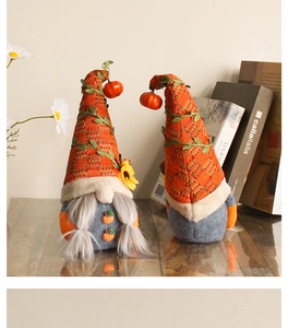 Détails de gnomes d'automne en peluche avec citrouille tournesol et tresses grises