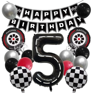 Kit ballons 5ème anniversaire thème course avec chiffre 5 route et drapeaux à damier