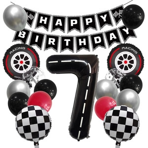 Détail du kit de course avec ballon chiffre 7 et bannière de joyeux anniversaire