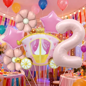 Set de globos carruaje princesa rosa con número 2 y margaritas para fiesta infantil