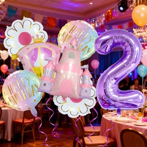 Détails du kit ballons 2e anniversaire avec château rose et marguerites en aluminium