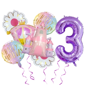 Set de ballons château et carrosse pour 3ème anniversaire avec chiffre 3 violet et marguerites