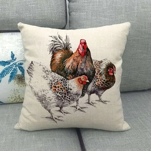 Illustration détaillée de coq et poule peinte à la main sur une housse de coussin en lin
