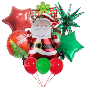 Détail de l'ensemble de ballons de Noël avec Père Noël et ballons en aluminium Merry