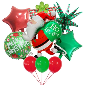 Détail du kit de ballons de Noël avec Père Noël en aluminium et motifs d'étoiles