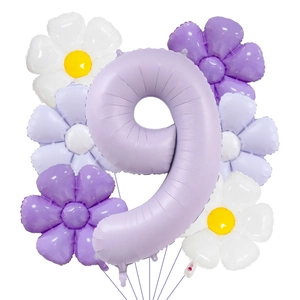 Kit de ballons chiffre 9 violet mat avec cinq ballons marguerites pour déco de fête