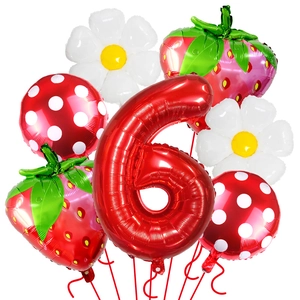 Dettaglio kit palloncini fragola per 6° compleanno con numero sei rosso e margherite foil