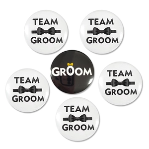 Set di 6 spille da matrimonio con 1 spilla nera Groom e 5 bianche Team Groom in latta