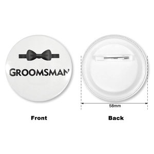 Vista frontale e posteriore della spilla Groomsman da 58mm per addio al celibato
