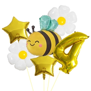 Détail du kit de ballons thème abeille avec chiffre 4 doré et fleurs de marguerite