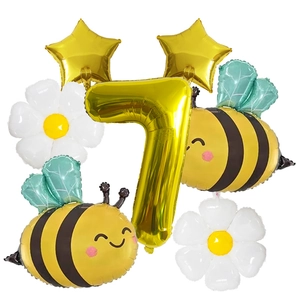 Détail du lot de ballons abeille et marguerite en aluminium pour décor de 7e anniversaire