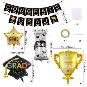 Detailed size and quantity guide for black and gold graduation party balloon kit with banner