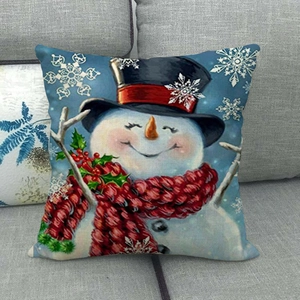 Detail von Leinen-Weihnachtskissenbezug mit handgezeichnetem Schneemann und Beeren-Dekor