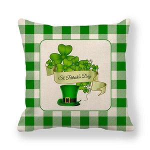 Dettaglio della federa in lino San Patrizio con trifogli e cappello da leprechaun