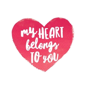 Detalle de funda de cojín de lino con corazón acuarela y My Heart Belongs To You