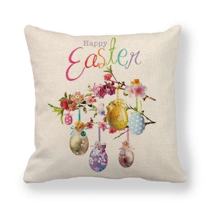 Detailansicht eines Leinen-Kissenbezugs mit Osterprint und bunten Ostereiern