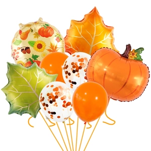 Set di palloncini del Ringraziamento con foglie d'acero, zucca e palloncini arancioni