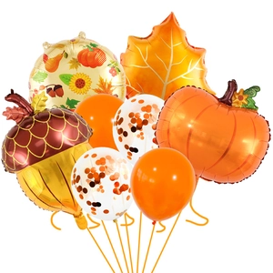 Set di palloncini del Ringraziamento con zucca, foglia di acero, ghianda e lattice arancio