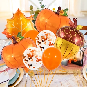 Set decorativo per la festa del raccolto con palloncini a forma di zucca, foglia e ghianda