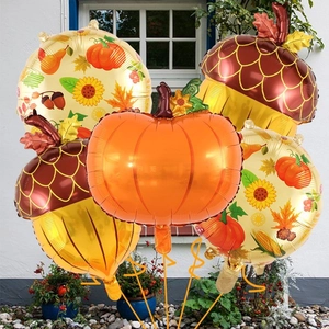 Dettagli dei palloncini in alluminio autunnali con motivi di zucca, ghianda e foglie