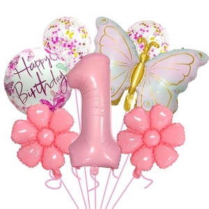 Détail du kit de ballons papillon rose et chiffre 1 pour décoration de premier anniversaire