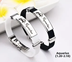 Detail des Wassermann-Silikonarmbands mit gravierter Edelstahlplatte und Klappverschluss