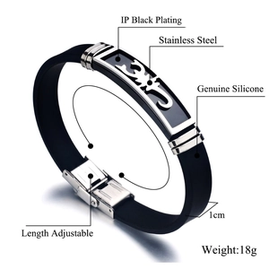 Verstelbare armband van zwarte siliconen en roestvrij staal met stoer schorpioenmotief