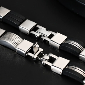 Pulsera para hombre de acero inoxidable y silicona negra con cierre pulido