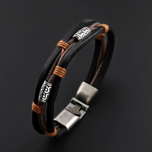 Bracelet rétro multicouche en cuir pour homme avec perles argentées et fermoir magnétique