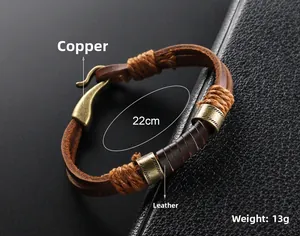 Makroaufnahme von 22cm Lederarmband mit 13g Kupferhaken-Verschluss für Herren