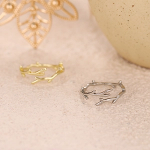 Creative adjustable branch rings in gold and silver finish with nature-inspired design